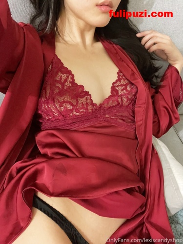 OnlyFans上海极品骚货LexisCandyShop福利合集 被大屌外籍男友爆操内射【131P+56V/19G】